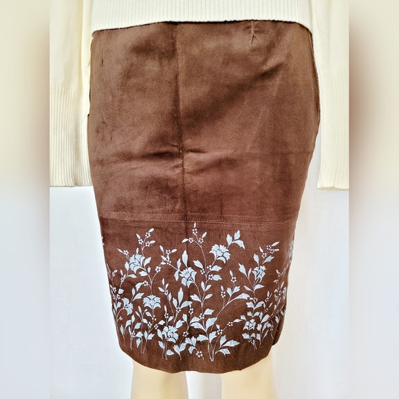 Tyler Boe Women 100% Genuine Suede Leather Skirt Floral Terracotta Cognac/Blue 6 - Picture 12 of 16